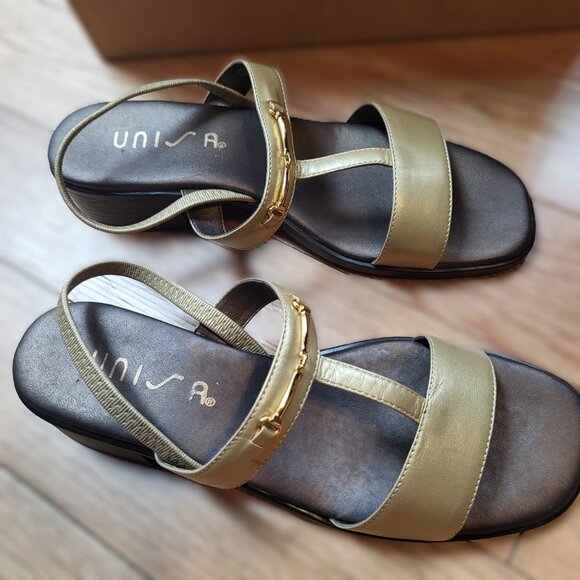 Unisa Daphne Gold Leather Sandle Size 8 Open Toe Dressy Summer Sandle - Picture 5 of 7